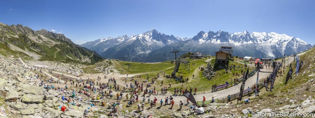 Onlookers cheered finishers for the last kilometer of the Mount Blanc Marathon. Photo © Gaetan Haugeard, courtesy of Infocîmes.