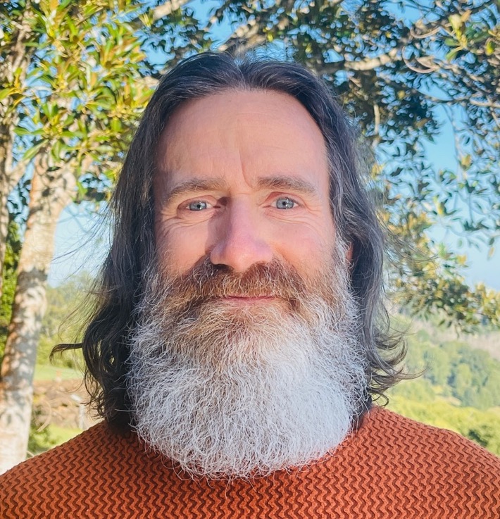 Run the Alps Guide, Alistair Crompton