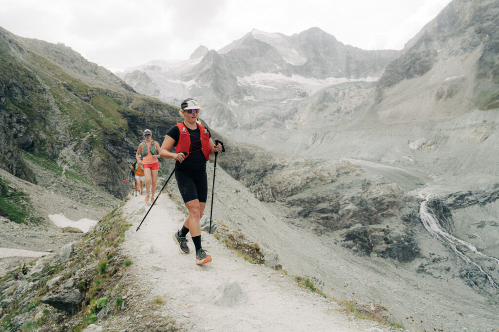 group running in the Valais